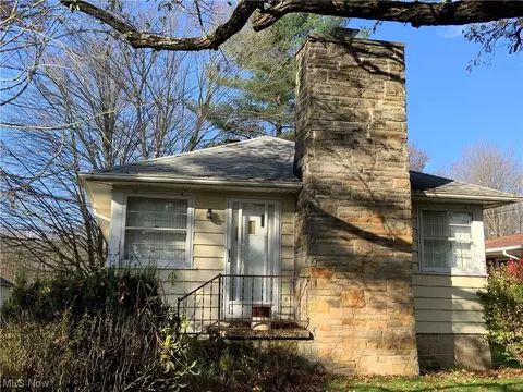 12000 Abbey Rd, North Royalton, OH 44133