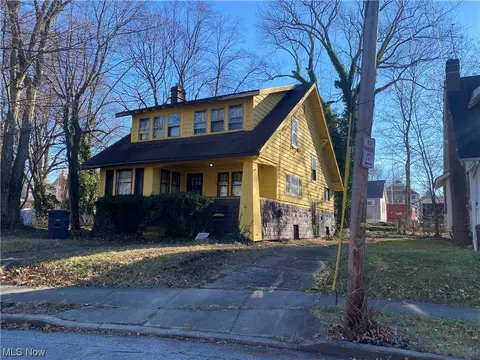 908 Stadelman Ave, Akron, OH 44320