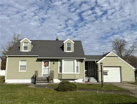 2047 Montclair St NE, Warren, OH 44483