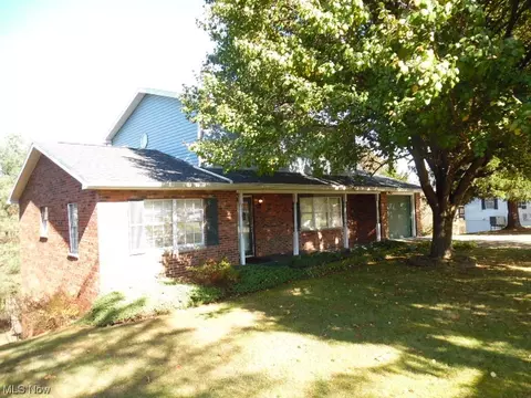 1317 Lancaster St, Marietta, OH 45750