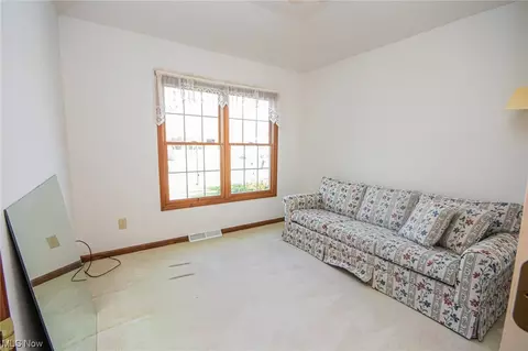 512 Bayberry Dr, Elyria, OH 44035 photo 25