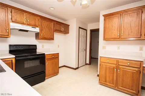 512 Bayberry Dr, Elyria, OH 44035 photo 15