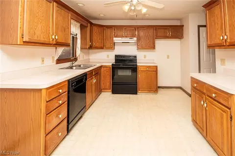 512 Bayberry Dr, Elyria, OH 44035 photo 13