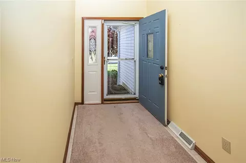 512 Bayberry Dr, Elyria, OH 44035 photo 9