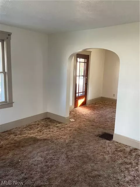 2534 E 33rd St, Lorain, OH 44055 photo 4