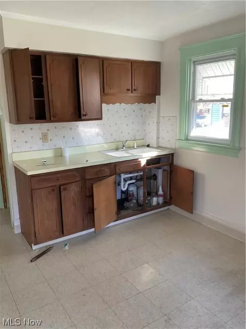 2534 E 33rd St, Lorain, OH 44055 photo 11