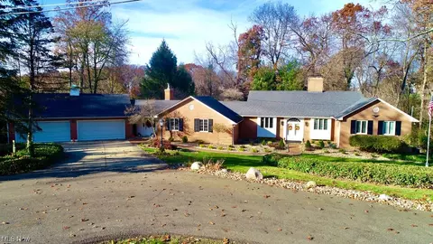 8935 Blossom Cir NW, Massillon, OH 44646