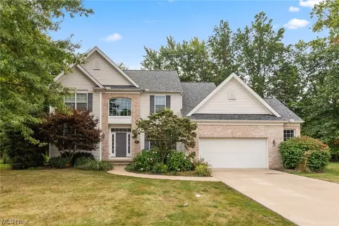 363 Westporte Pl, Avon Lake, OH 44012