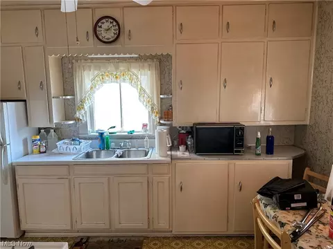 411 N 4th St, Dennison, OH 44621 photo 9
