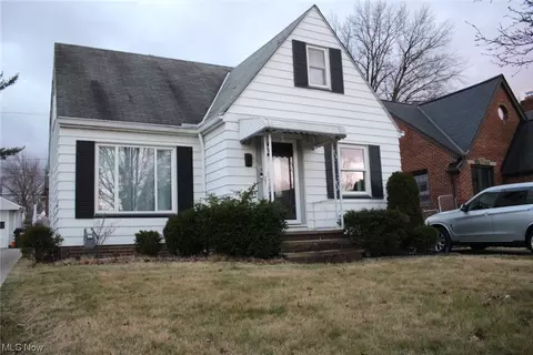 7715 Renwood Dr, Parma, OH 44129