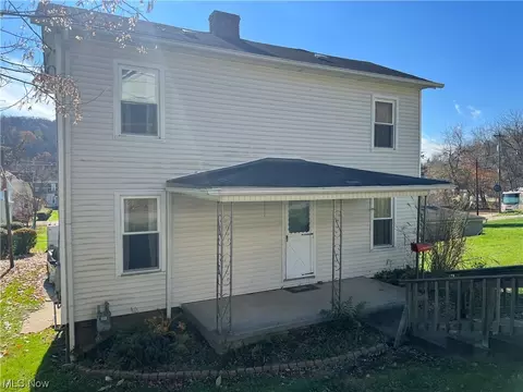 53930 Harrison St, Neffs, OH 43940