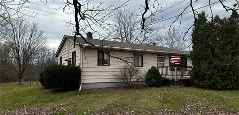 13574 Woodin Rd, Chardon, OH 44024