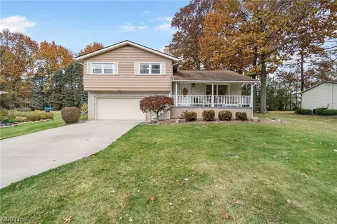 1373 Lott Dr, Uniontown, OH 44685