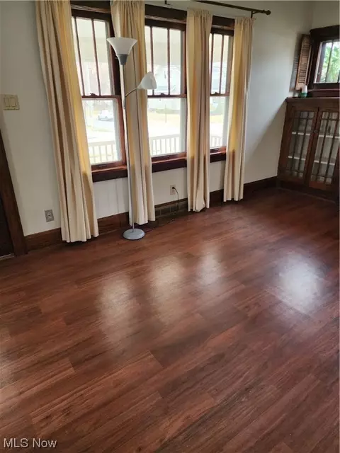 367 E York St, Akron, OH 44310 photo 6