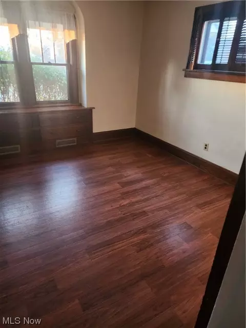 367 E York St, Akron, OH 44310 photo 13