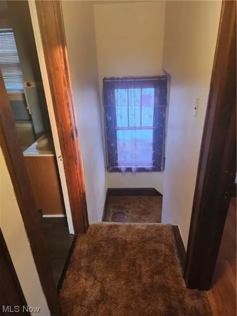367 E York St, Akron, OH 44310 photo 14