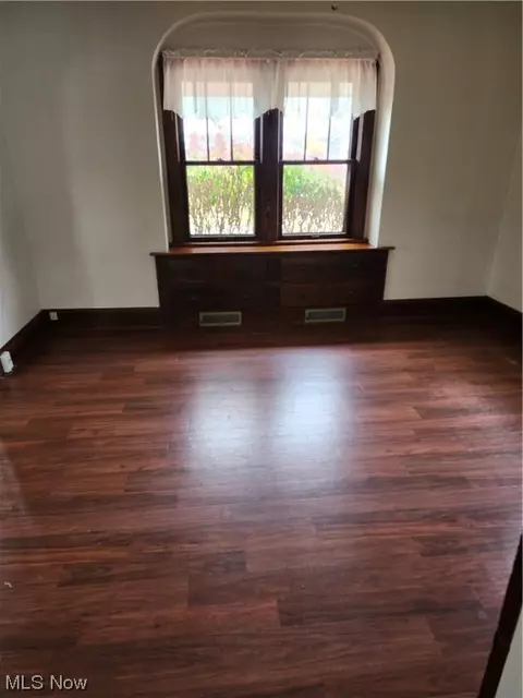 367 E York St, Akron, OH 44310 photo 10