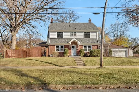 2221 Guadalupe Ave, Youngstown, OH 44504