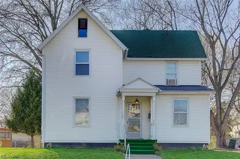 427 Smith Ave NW, Canton, OH 44708 photo 1