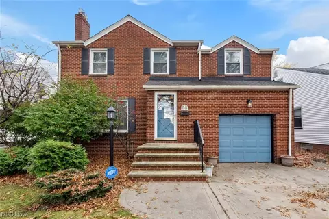 5954 Hodgman Dr, Parma Heights, OH 44130
