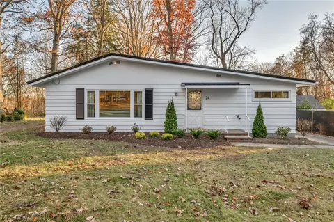 24 Park Pl, Bedford, OH 44146