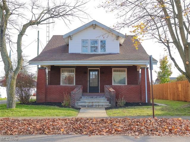 118 W Main St, Beach City, OH 44608