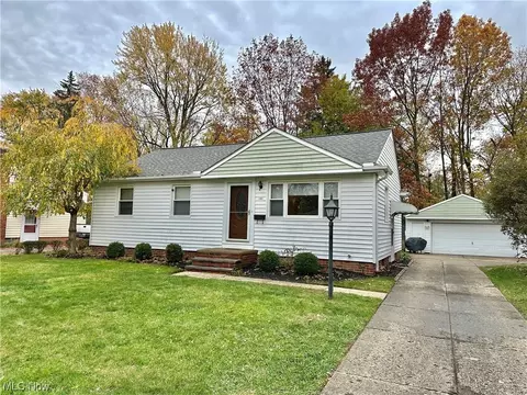 23071 Mildred Ave, North Olmsted, OH 44070