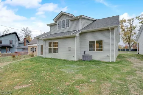 607 Longfellow Dr, Berea, OH 44017 photo 33
