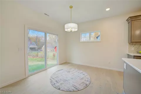 607 Longfellow Dr, Berea, OH 44017 photo 5