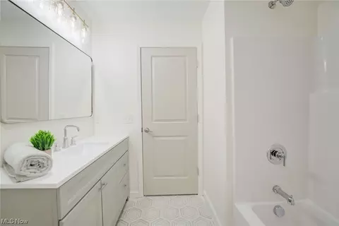 607 Longfellow Dr, Berea, OH 44017 photo 28