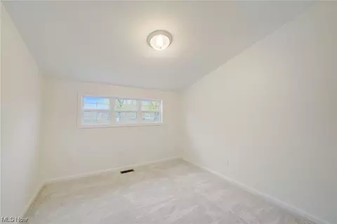 607 Longfellow Dr, Berea, OH 44017 photo 23