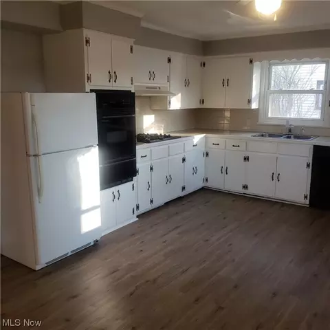 337 Winckles St, Elyria, OH 44035 photo 16