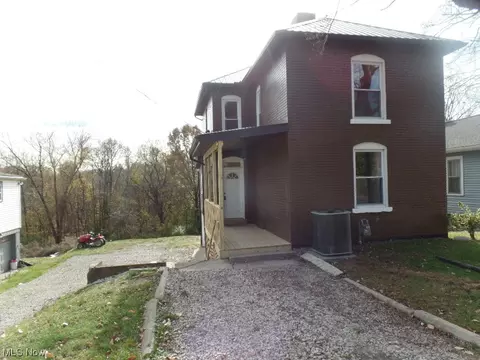 1554 Wheeling Ave, Zanesville, OH 43701