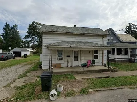 323 Chestnut St, Newcomerstown, OH 43832