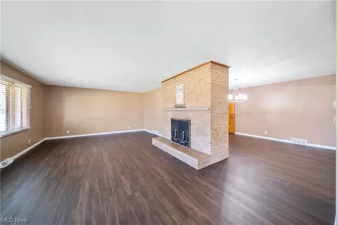 Living - 1321 Westminster Ave, Ashtabula, OH 44004 photo 2 of 3