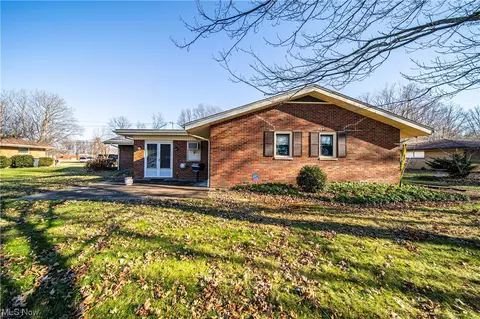 Exterior - 1321 Westminster Ave, Ashtabula, OH 44004 photo 4 of 8