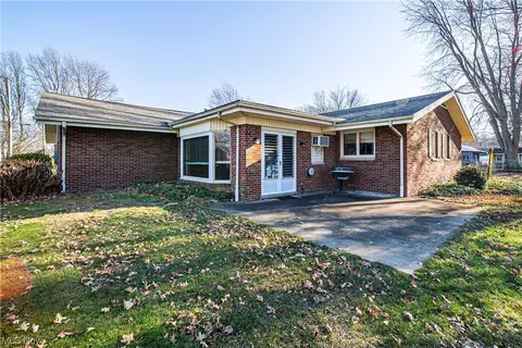 Exterior - 1321 Westminster Ave, Ashtabula, OH 44004 photo 5 of 8