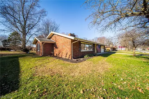 Exterior - 1321 Westminster Ave, Ashtabula, OH 44004 photo 3 of 8
