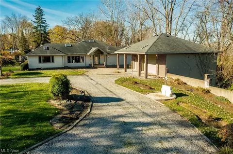9713 River Rd, Huron, OH 44839