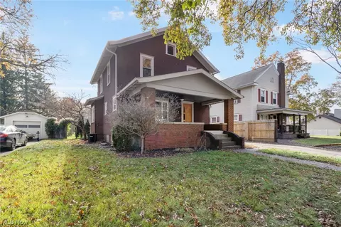 204 E 14th St, Dover, OH 44622 photo 2