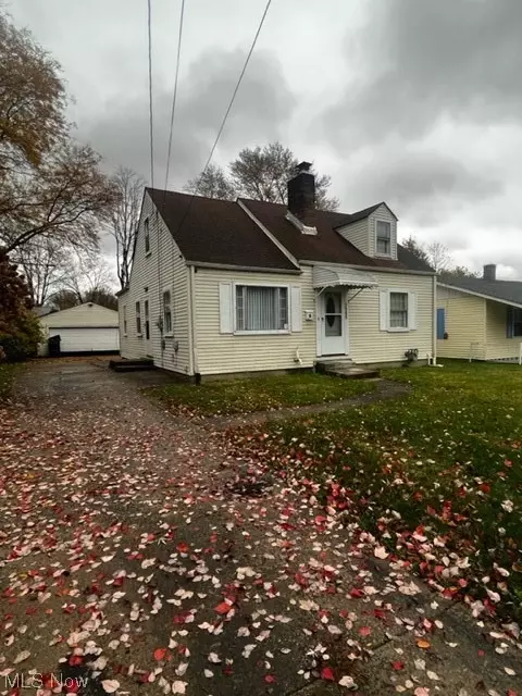 3945 Sylvia Ln, Youngstown, OH 44511 photo 1