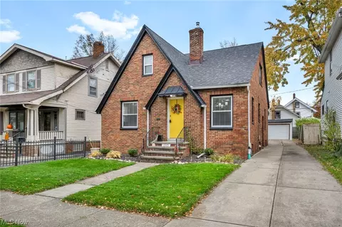 1575 Lakeland Ave, Lakewood, OH 44107