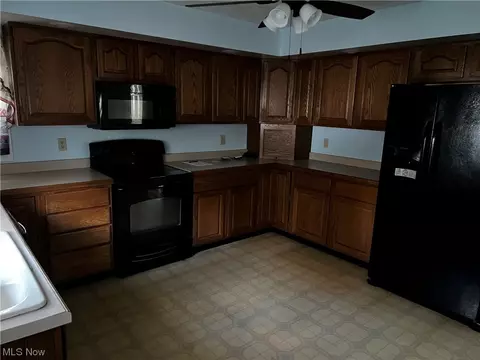813 Howard Rd, Ashtabula, OH 44004 photo 10