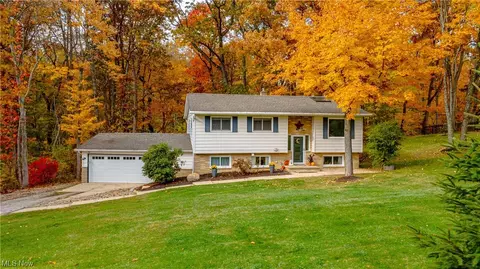 823 W Highland Rd, Northfield, OH 44067