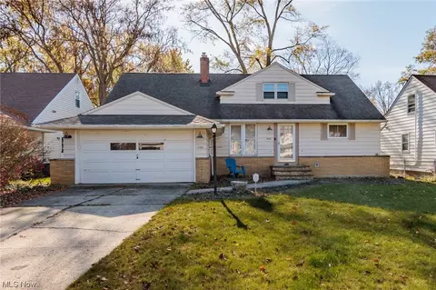 5198 E Farnhurst Rd, Lyndhurst, OH 44124