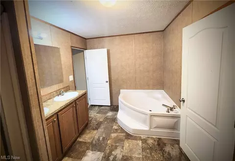 2925 Barth Rd, Belpre, OH 45714 photo 19