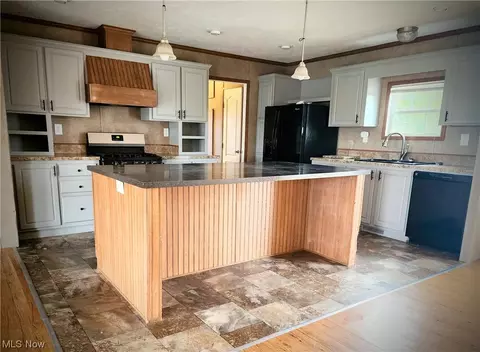 2925 Barth Rd, Belpre, OH 45714 photo 8