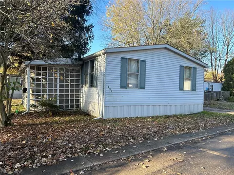 201 Paradise Blvd, Madison, OH 44057