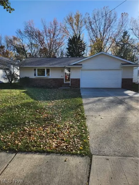 4660 W Farnhurst Rd, South Euclid, OH 44121