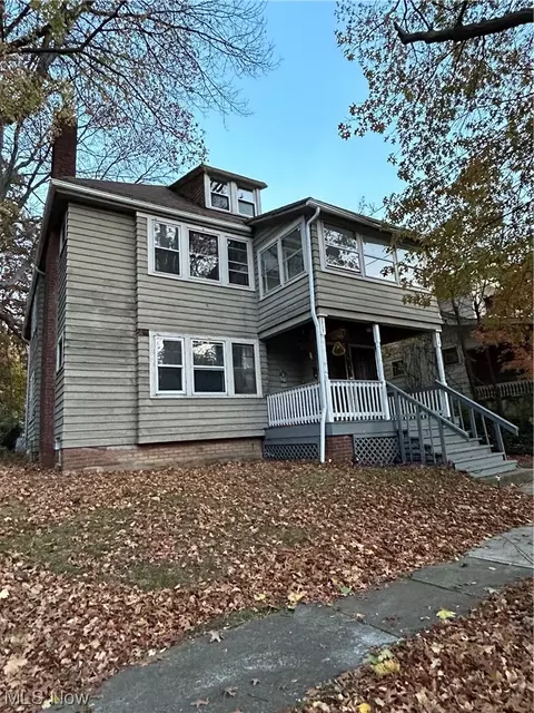 1717 Compton Rd, Cleveland Heights, OH 44118